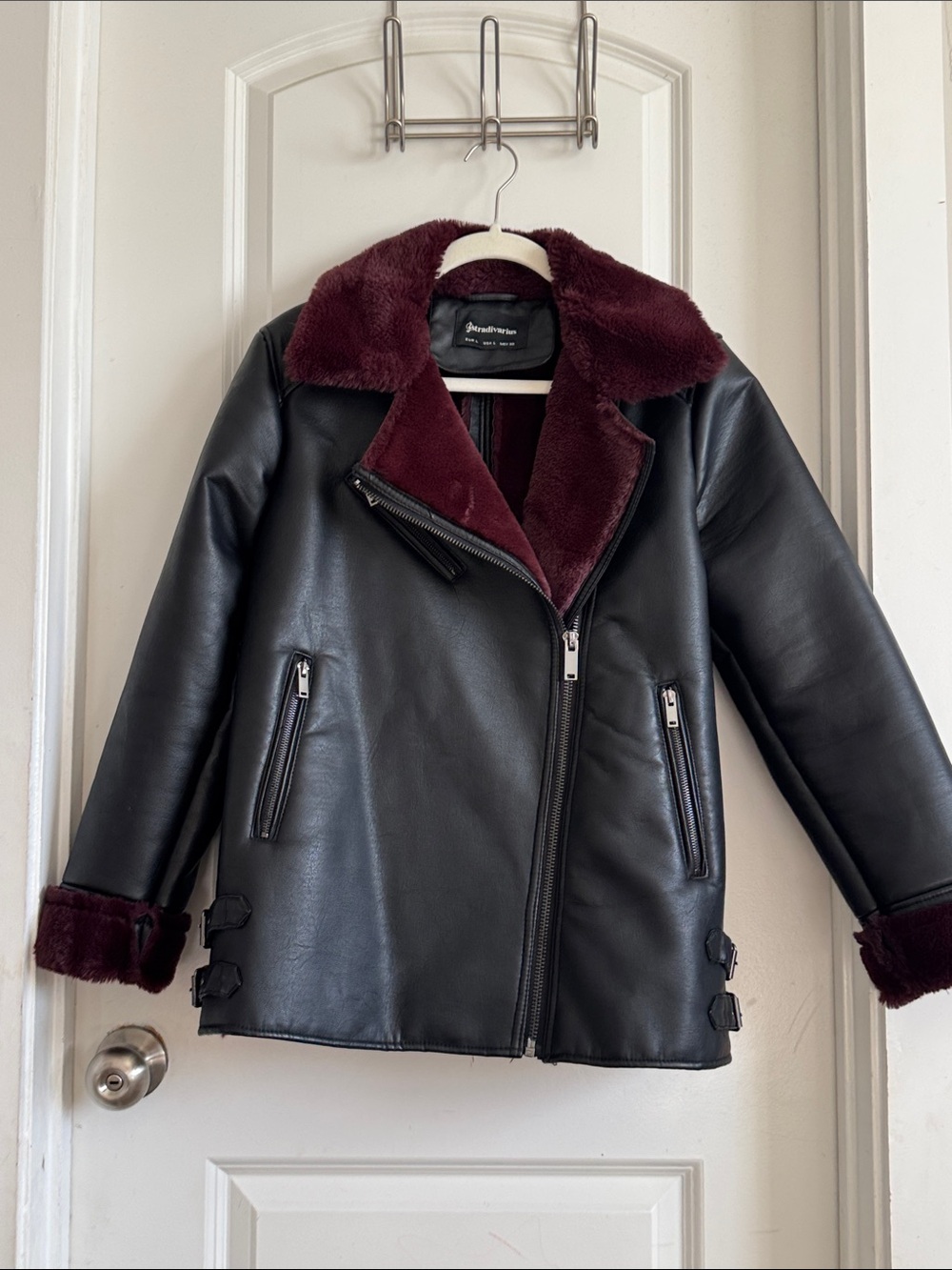 stradivarius Black Faux Leather Jacket with Burgundy Faux Fur Trim